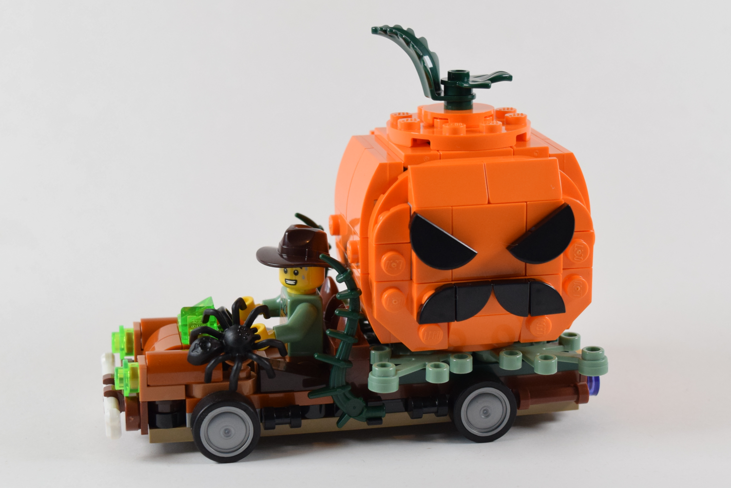 LEGO 40822 Review: Jack-O’-Lantern Pickup Truck for Halloween 2025